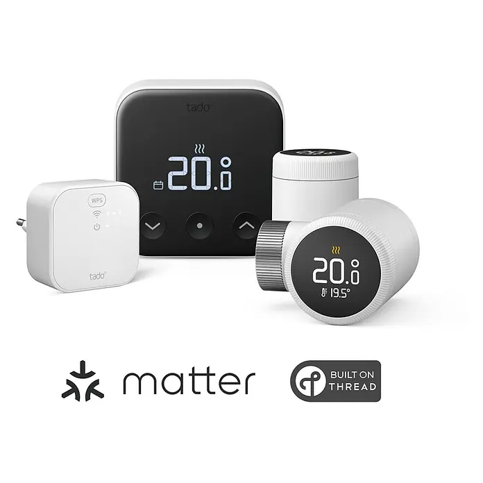 Tado Juego de termostato - Blanco/Negro, Termostáto + Bridge + 2 Cabezales - Termostato inteligente Tado blanco y negro, puente y termostato de radiador con logotipos Matter y Thread.