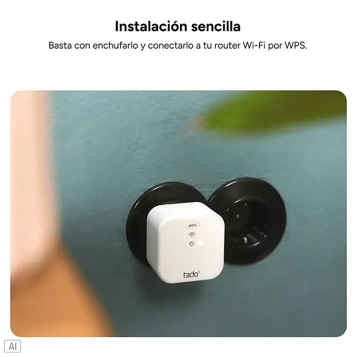 Tado Controlador inteligente Bridge X - Blanco, L x An x Al: 3,1 x 6 x 6 cm - Dispositivo inteligente tado° blanco, enchufado en una toma de corriente oscura, listo para conexión Wi-Fi.