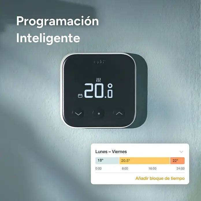 Tado Juego de termostato + Bridge X - Blanco/Negro, Termostáto + Bridge - Termostato inteligente cuadrado con pantalla negra que muestra 20,0°, junto a una programación semanal.