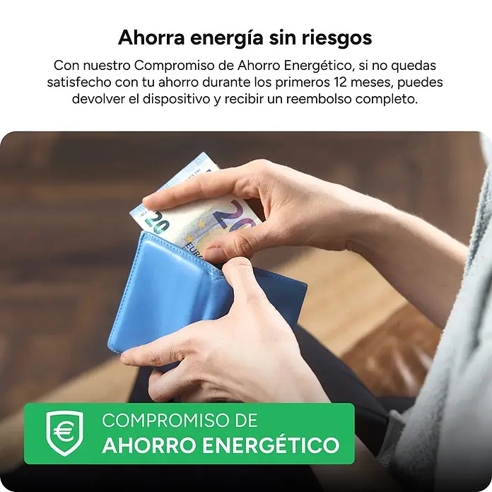 Tado Juego de termostato - Blanco, Sensor + Receptor + 2 Cabezales - Manos guardando un billete de 20 euros en una cartera azul, simbolizando el ahorro.
