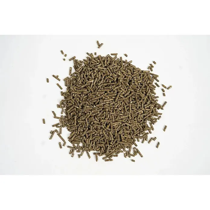 KLASEBO Nagetierfutter 20 kg -  - Haufen kleiner, olivgrüner, zylindrischer Pellets, die üblicherweise als Tierfutter verwendet werden.