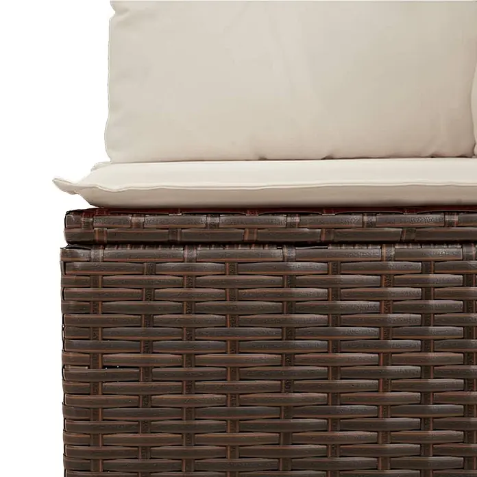 Furnicato Gartensessel mit Liegefunktion aus PE-Rattan, Braun -  - Nahaufnahme von braunen Rattan-Gartenmöbeln mit cremefarbenen Sitz- und Rückenkissen.
