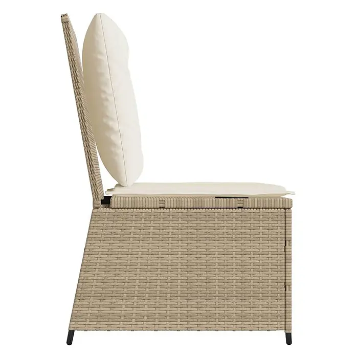 Furnicato Gartensessel mit Liegefunktion aus PE-Rattan, Beige -  - Seitenansicht eines hellbeigen Rattan-Gartenstuhls mit cremefarbenen Sitz- und Rückenkissen.