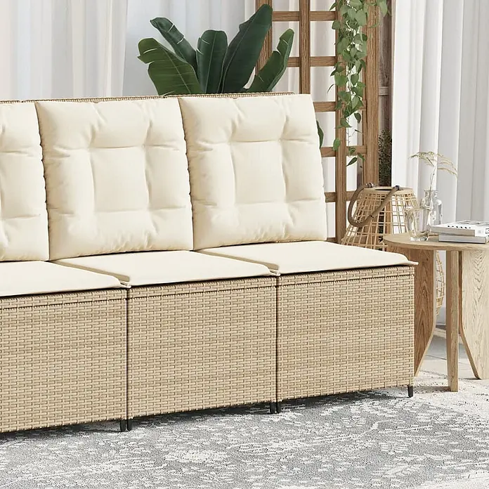 Furnicato Gartensessel mit Liegefunktion aus PE-Rattan, Beige -  - Beiges Polyrattan Outdoor-Sofa mit cremefarbenen getufteten Kissen, ideal für Terrasse oder Garten.