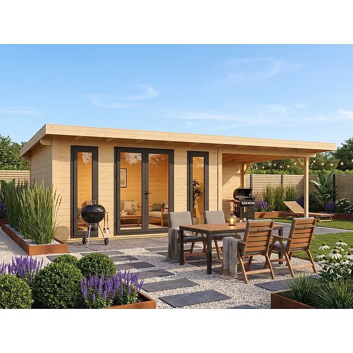 Fjordholz Gartenhaus Modell Alu Line 44-D, 23.04  m², Isolierverglasung -  - Helles Holzgartenhaus mit schwarz gerahmten Türen, integrierter Pergola und Kiesterrasse.