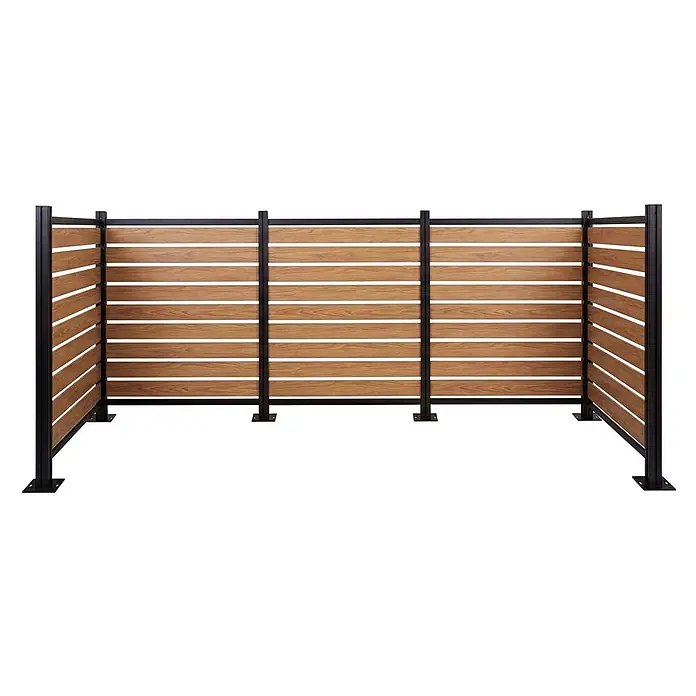 Alu Mülltonnen-Zaun 130x300x110cm Hellbraun Holzoptik erweiterbar -  - U-förmiger Sichtschutz mit schwarzen Metallpfosten und horizontalen braunen Holzlatten auf Montageplatten.