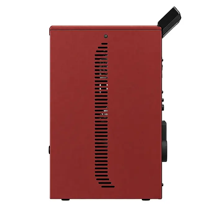 SCHENGER Pelletofen HLP3402 rot 5,5 kW A++ Vollautomatisch WLAN -  - Seitenansicht eines roten Elektronikgeräts mit vertikalen Lüftungsschlitzen und schwarzem, abgewinkeltem Bauteil oben.