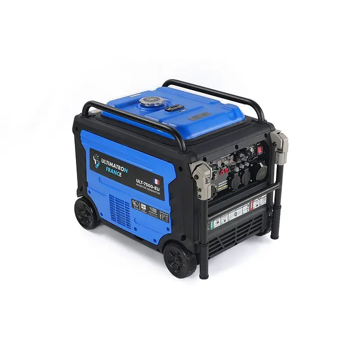 Ultimatron ULT-7500, 7,5 kW Benzin Stromerzeuger -  - Ein blauer und schwarzer tragbarer Inverter-Generator mit Rädern und Griffen, Bedienfeld mit Steckdosen und Tankdeckel.