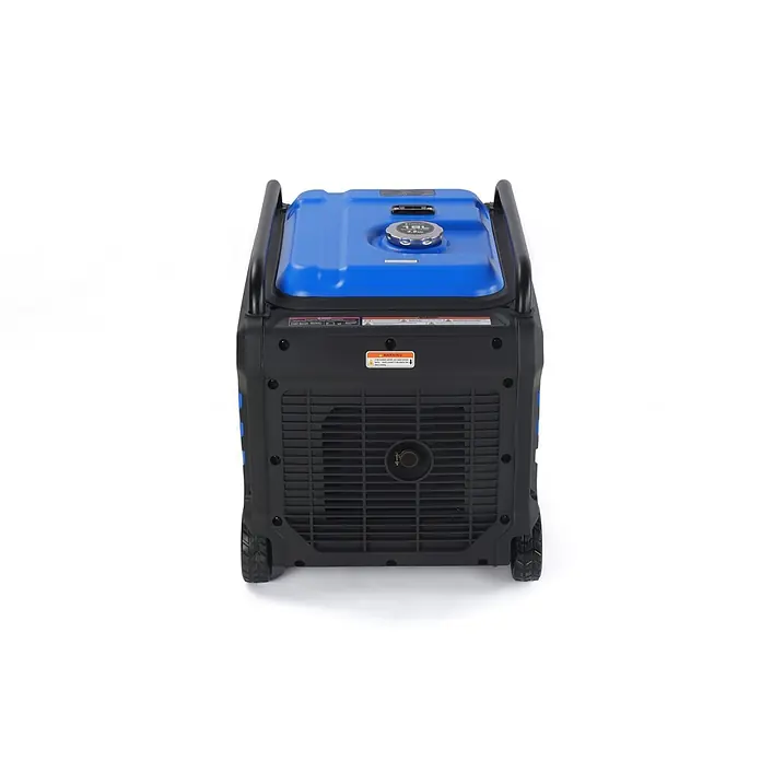 Ultimatron ULT-7500, 7,5 kW Benzin Stromerzeuger -  - Blauer und schwarzer tragbarer Generator, Rückansicht mit Tankdeckel, Auspuffgitter und Rädern.