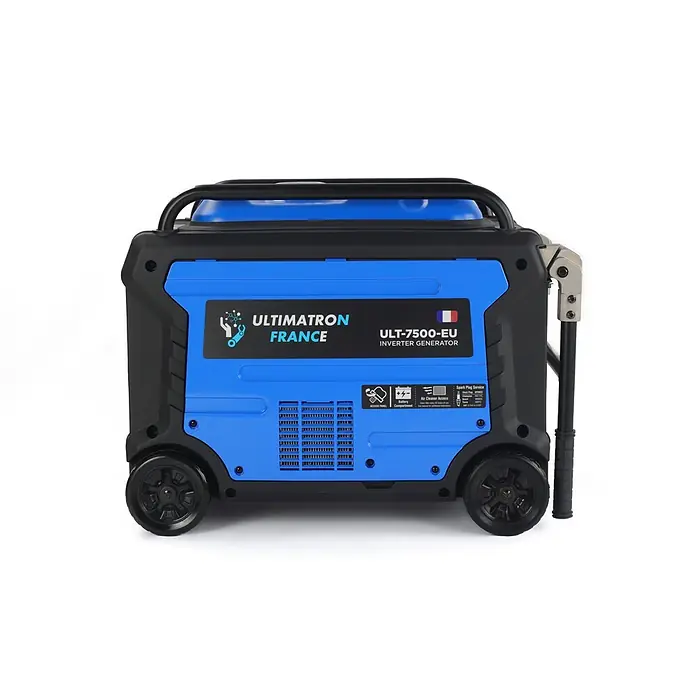 Ultimatron ULT-7500, 7,5 kW Benzin Stromerzeuger -  - Rückansicht eines blauen und schwarzen tragbaren Inverter-Generators mit Rädern und Griff.