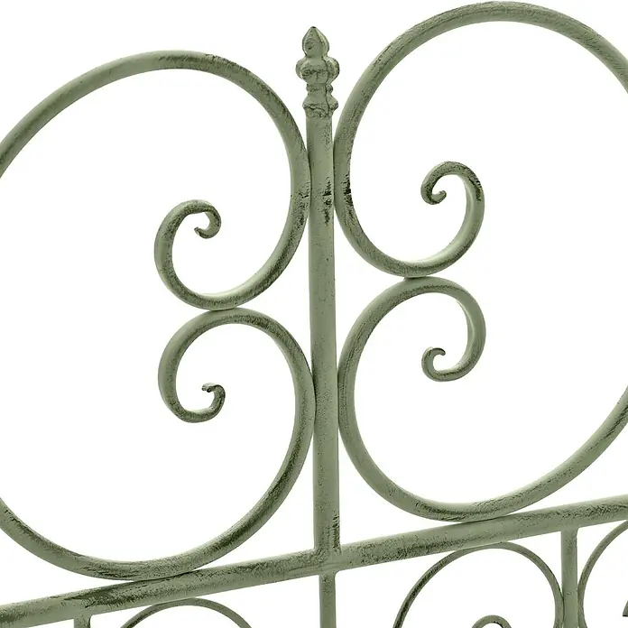 Furnicato Gartenbank Minna aus Metall -  - Dekoratives salbeigrünes, gealtertes Metallrankenwerk mit einer Zierspitze.
