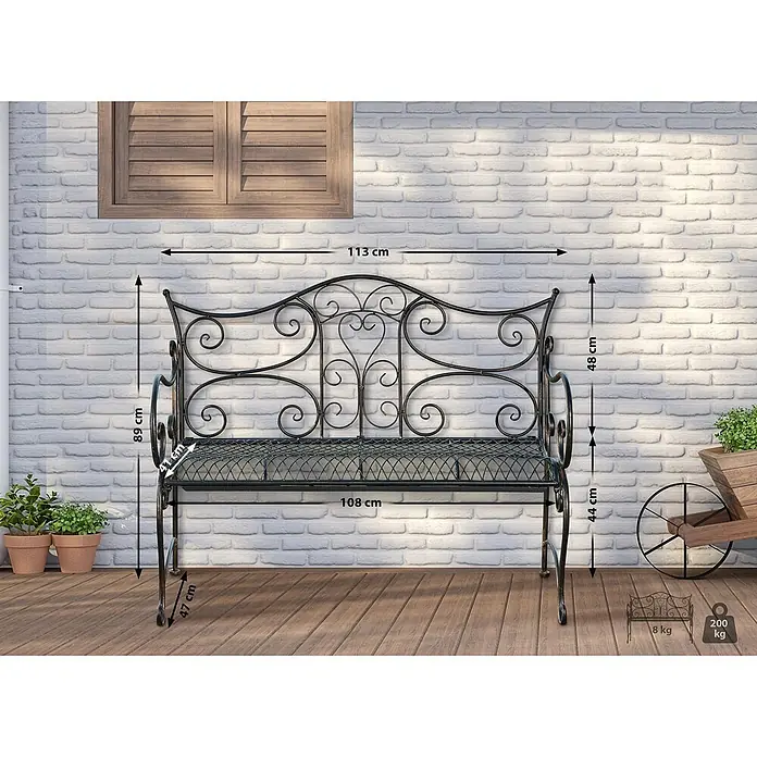 Furnicato Gartenbank Tara -  - Schwarze, verschnörkelte Metallgartenbank mit Maßen 113x89x41 cm im Außenbereich dargestellt.