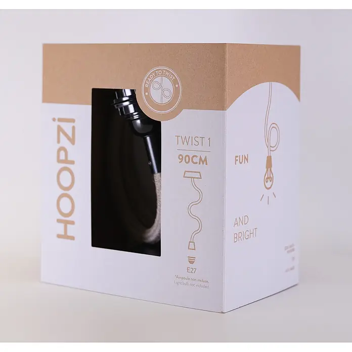 Hoopzi Pendelleuchte Twist 1 Flammig Beige mit schwarzer Fassung -  - Kartonverpackung für eine flexible Hoopzi Leuchte, mit Produktdetails wie 90cm Länge und E27 Fassung, und Ausschnitt zeigt geflochtenes Kabel.