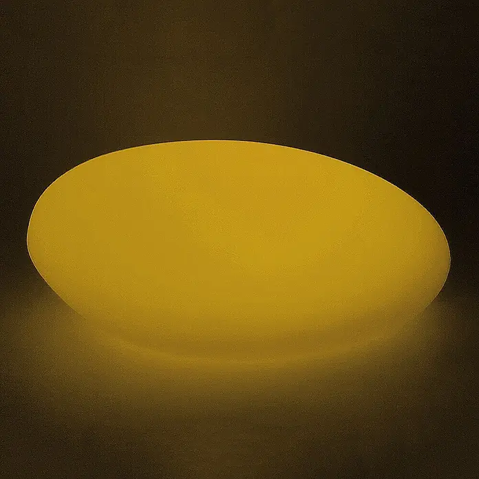 Dekorative Solarleuchte Maki  Steinform -  - Sanft leuchtende, ovale LED-Leuchte in Gelb, ideal für stimmungsvolle Dekoration.