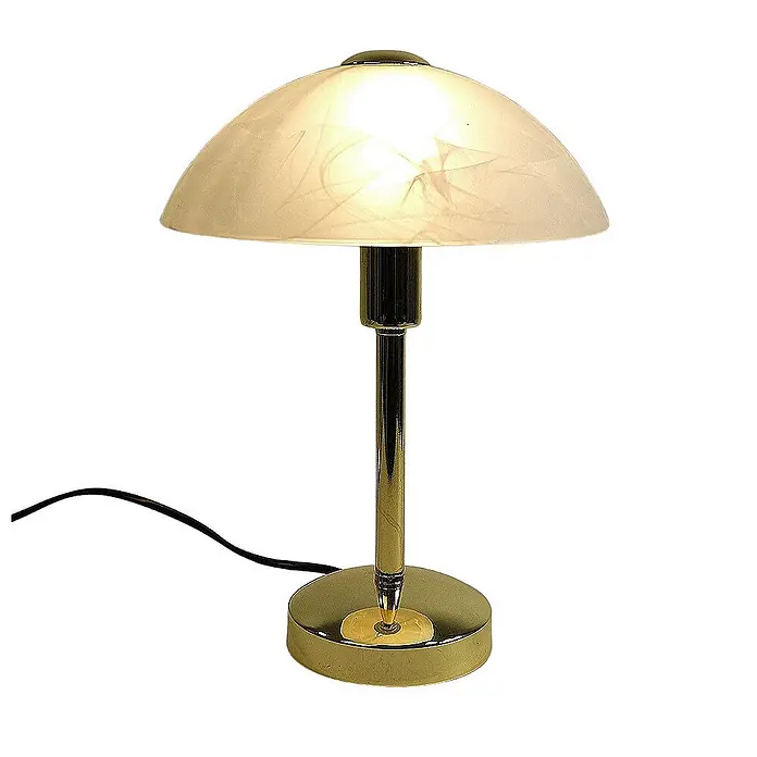 Tischleuchte Mischa Messing E14 -  - Glänzende goldene Tischlampe mit gewölbtem Milchglasschirm, strahlt ein warmes Licht aus.