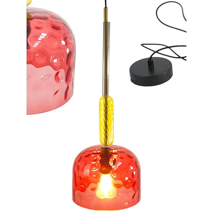 Pendelleuchte AYLA Glasschirm rot-gelb -  - Rote Pendelleuchte aus gehämmertem Glas mit gelbem Dekorelement, Metallstange und schwarzer Deckenrosette.