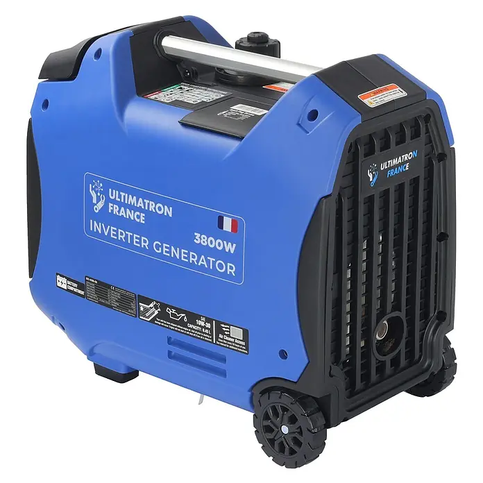 Ultimatron ULT-3800, 3,8 kW Benzin Stromerzeuger -  - Blauer Ultimotron France 3800W Inverter-Generator mit schwarzen Akzenten, Rädern und silbernem Griff, für tragbare Stromversorgung.