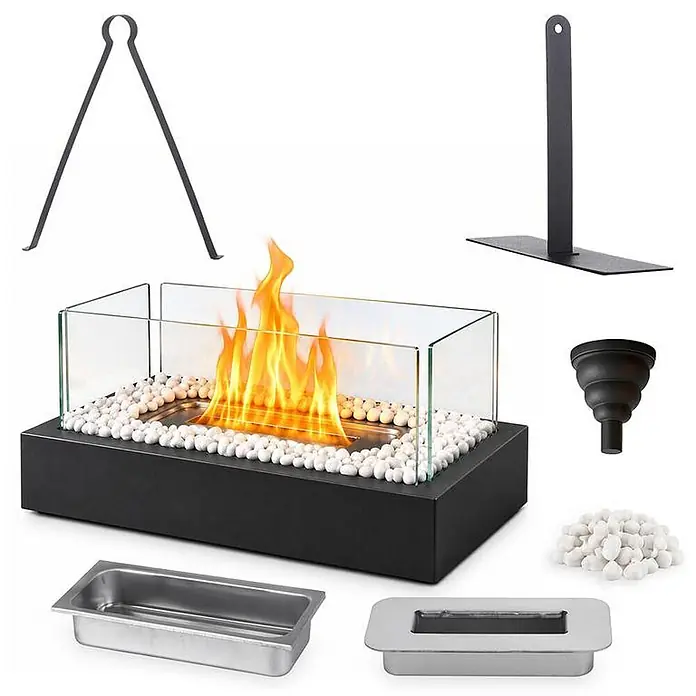 Nettlife Bioethanol-Tischkamin W-Serie, Borosilikatglas, 35 x 18 x 15 cm -  - Ein schwarzer Bioethanol-Tischkamin mit Glasscheiben, weißen Dekosteinen und Flammen, zusammen mit Brennstoffbehälter, Trichter und Flammenlöscher.
