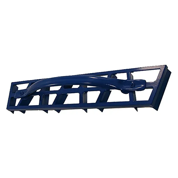 Heka Cepillo para yeso Rabot - 450 x 85 mm - Primer plano de una llana azul. La herramienta es duradera e ideal para trabajos de construcción para alisar superficies.