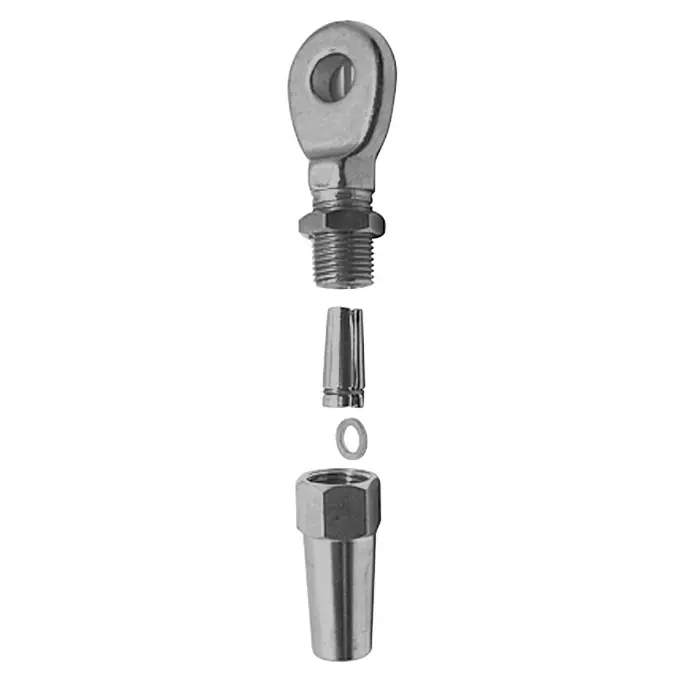 Marinetech Montageaugterminal - Länge: 80 mm, Für Seildurchmesser: 5 mm, Edelstahl, A4 - Detailaufnahme einer zerlegten Drahtseil-Endverbindung, bestehend aus Öse, Klemmkeil, Dichtung und Hülse. Metallene Baukomponenten.