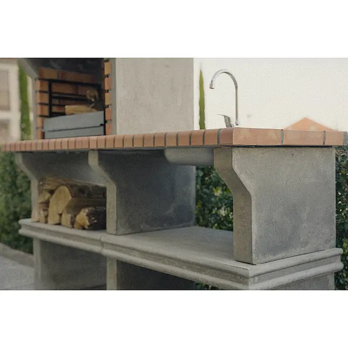 Sotnas Barbacoa de obra Ibiza - Gris/Ladrillo, An x Pr x Al: 168 x 60 x 219 cm, Superficie parrilla: 60 x 38 cm, Con fregadero - Barbacoa exterior de hormigón con encimera de ladrillo, fregadero integrado y leñero.