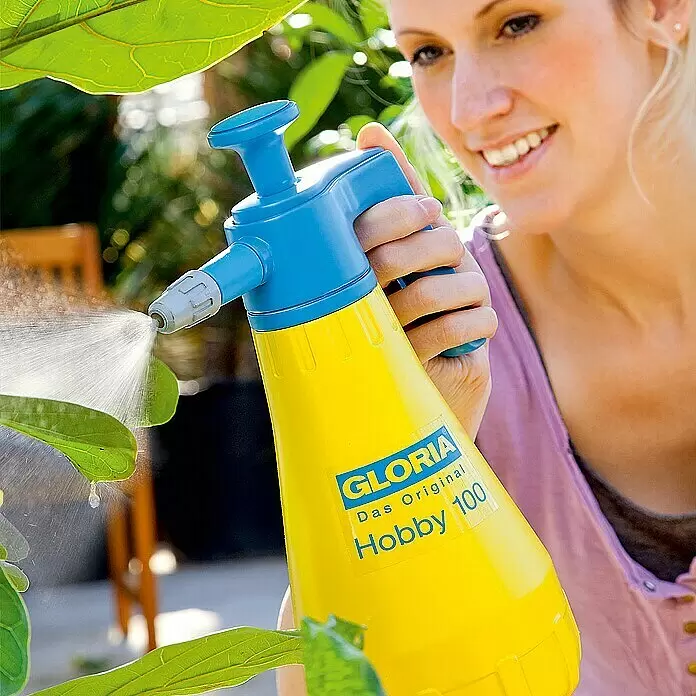 Gloria Drucksprühgerät Hobby 100 mit verstellbarer Düse - 1 l - Anwendungsbeispiel