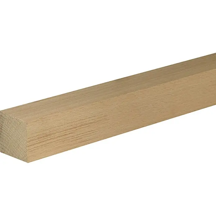 Profiles and more Quadratleiste - L x B x H: 95 cm x 47 mm x 47 mm, Buche - Nahaufnahme eines Holzstabs mit quadratischem Querschnitt, der natürliche Holzmaserung und eine glatte Oberfläche aufweist.