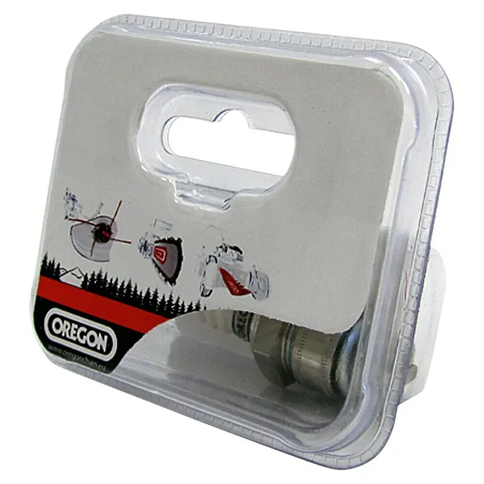 Oregon Bujía de encendido O-PR15Y - Específico para: Desbrozadora/Motosierra - Una bujía nueva de la marca Oregon en un envase transparente con un fondo gris y un logotipo rojo y negro.