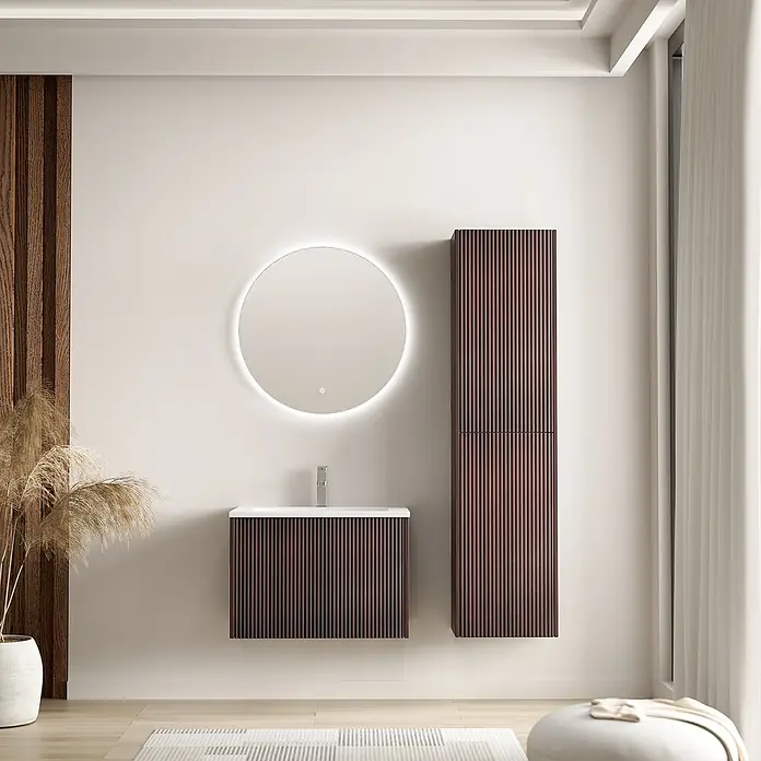 LOMAZOO Badmöbel-Set Rovani 60 cm Nussbaum Rillenfront, Waschbecken Weiß -  - Modernes Bad mit dunklem, lamellenförmigem Waschtisch, passendem Hochschrank und rundem, hinterleuchtetem Spiegel.
