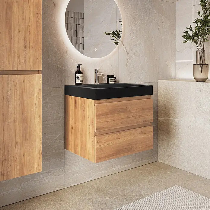 LOMAZOO Badmöbel Zarivo 60 cm Eiche hell, Waschbecken Schwarz -  - Moderner Badunterschrank mit schwarzem Waschbecken und Holzdekor-Schrank in einem gefliesten Badezimmer.