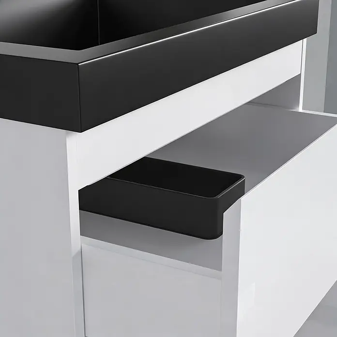 LOMAZOO Badmöbel Monaco 60 cm Weiß glänzend, Waschbecken Schwarz -  - Weißer Waschtischunterschrank mit integriertem schwarzen Waschbecken, Schublade teilweise geöffnet mit schwarzem Organizer.