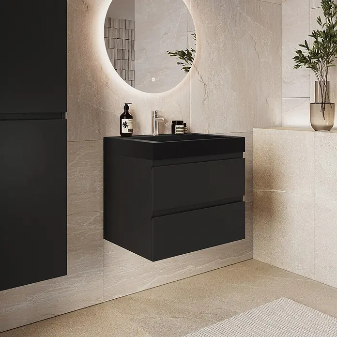 LOMAZOO Badmöbel Zarivo 60 cm Schwarz matt, Waschbecken Schwarz -  - Moderne mattschwarze Badwaschtisch mit Waschbecken und Hochschrank in einem gefliesten Bad mit beleuchtetem Spiegel.