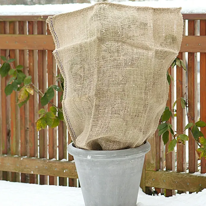 Floraworld Classic Gartensack - Natur, 80 cm - Dieser Pflanzensack aus Jute schützt Topfpflanzen im Winter vor Frost und Kälte. Praktischer Winterschutz für den Garten und die Terrasse.