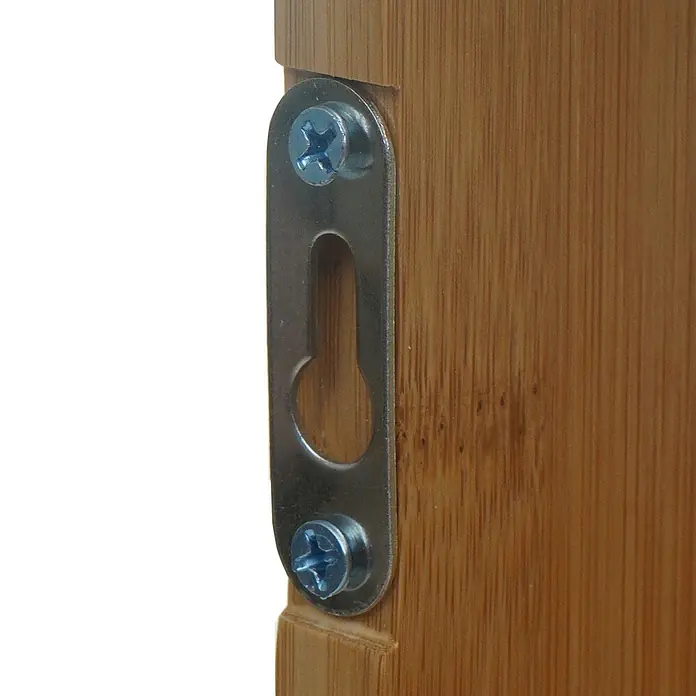Wandregal 50x50x15cm Hängeregal Schweberegal Regal 4 Fächern Bambus -  - Metall-Schlüssellochaufhänger mit zwei Kreuzschlitzschrauben an einer hellbraunen Bambusoberfläche befestigt.