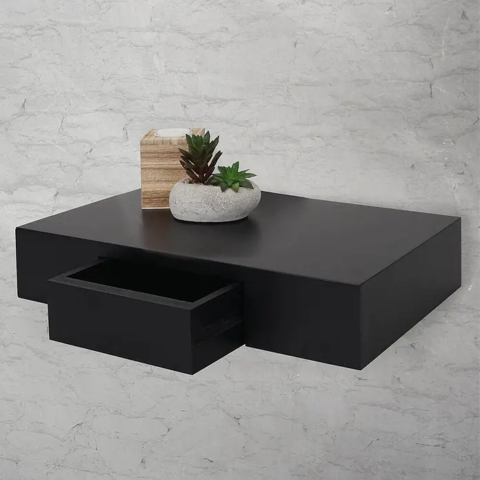 Wandregal Ilse 8x40x25cm Regal Hängeregal mit Schublade 40cm Schwarz -  - Schwarzes schwebendes Regal mit offener Schublade. Eine Holzbox und Sukkulente stehen darauf.