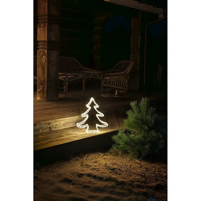 Konstsmide LED-Weihnachtsbaum - Außen, 45,5 cm, 131 Stk., Lichtfarbe: Warmweiß, Netzbetrieben - Weiße beleuchtete Weihnachtsbaumdekoration auf einer Holzveranda.