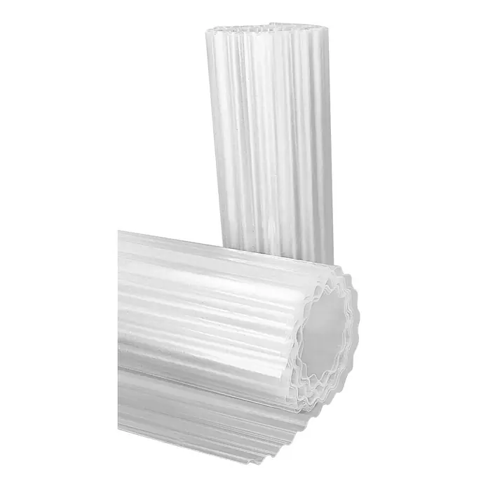 Wellpolyester Meterware OwellanBreite: 1 m, Max. Zuschnittsmaß: 30 m, Profil: 76/18 mm - Die Aufnahme zeigt zwei geriffelte, durchscheinende Kunststoffplatten, die sich für den Bau eignen und eine interessante Textur aufweisen.