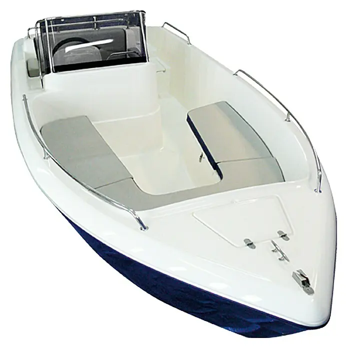 PEGAZUS GFK-Boot 460 Base - Ohne Motor, Geeignet für: Max. 5 Personen, Norm: CE-Klasse C - Ein weißes Motorboot mit blauer Unterseite und grauen Sitzen. Ideal für Freizeitaktivitäten auf dem Wasser.