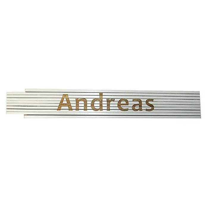 Zollstock - Aufdruck: Andreas, 2 m - Das Bild zeigt einen Zollstock mit dem Namen "Andreas" in Holzoptik. Das Werkzeug ist ideal für präzise Messungen.