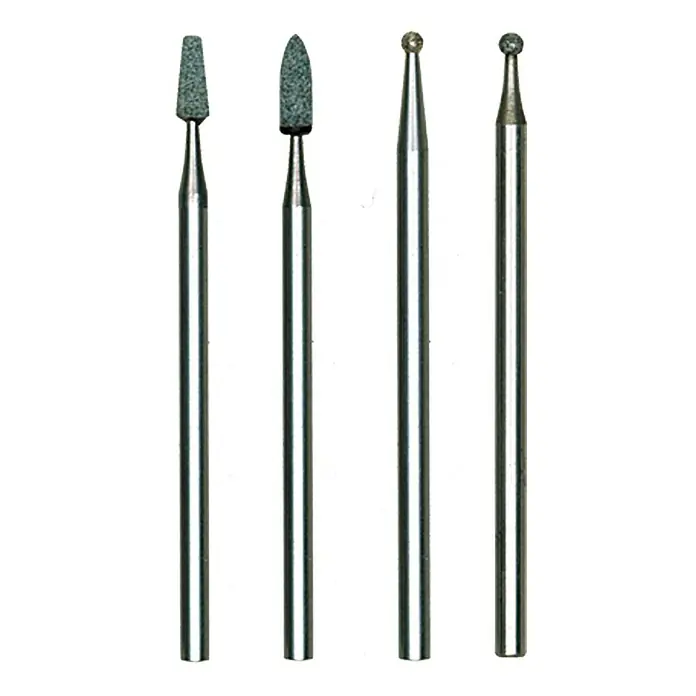 Proxxon Glasbearbeitungs-Set No 28920 - 4 -tlg., Durchmesser Schaft: 2,35 mm - Eine Nahaufnahme von vier Nagelbohrern in verschiedenen Formen mit silbernen Schäften und grauen Spitzen.