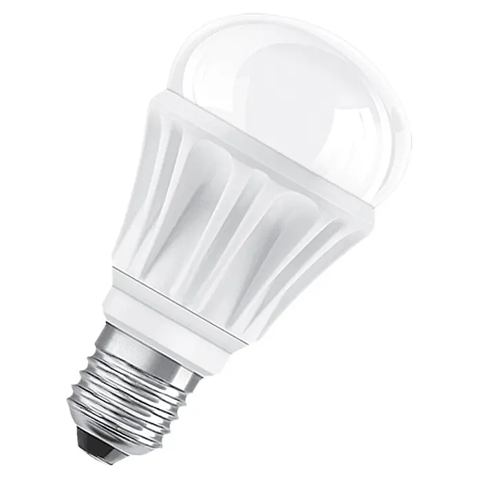 Osram Bombilla LED Superstar Classic A - E27, Intensidad regulable, Blanco cálido, 806 lm, 8,8 W - Primer plano de una bombilla LED blanca con base de rosca, ideal para soluciones de iluminación energéticamente eficientes.