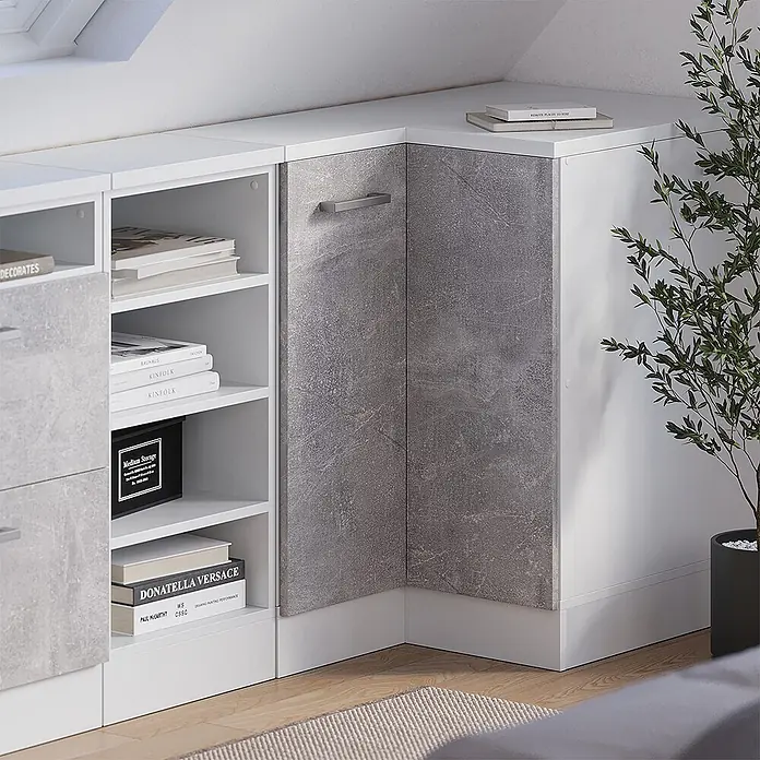 Küchenschrank für Dachschrägen R-Line 75.6 cm Beton Art.-Nr. 60127 -  - Weißes Eckschranksystem mit grauen Betonoptik-Fronten und offenen Regalen unter einer Dachschräge.