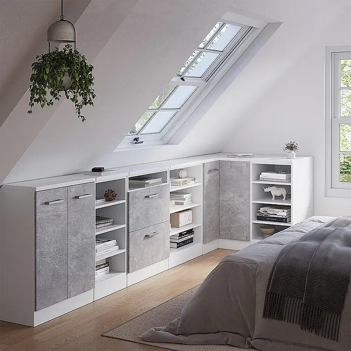 Küchenschrank für Dachschrägen R-Line 75.6 cm Beton Art.-Nr. 60127 -  - Weiße modulare Aufbewahrungsschränke mit grauen Betonoptik-Fronten, L-förmig unter Dachschräge und Bett platziert.