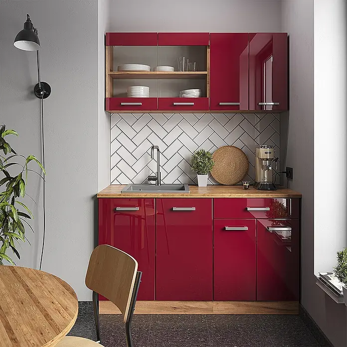 Küchenfront R-Line 36.4 cm Rot Hochglanz Art.-Nr. 41243 -  - Moderne Kompaktküche mit glänzend roten Schränken, Holz-Arbeitsplatte, Spüle und Oberschränken.