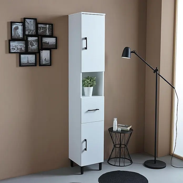 KV Badezimmerschrank hoch, weiß Export, reversibel mit Türen, Schublade und -  - Schlanker weißer Hochschrank mit Türen, Schublade, offenem Fach, schwarzen Griffen und Füßen.