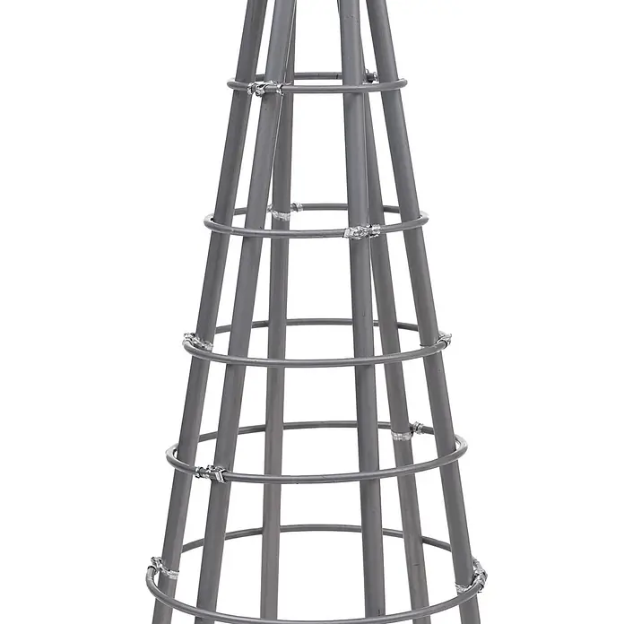 Mendler Deko-Weihnachtsbaum HWC-O91 Metall 60cm - silberfarben -  - Grauer Metall-Pflanzobelisk, nach oben zulaufend, mit vertikalen Stäben und horizontalen Ringen, die mit Klammern verbunden sind.