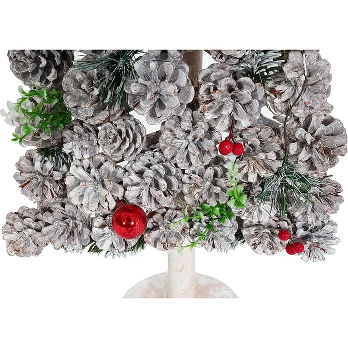 Mendler Deko-Weihnachtsbaum HWC-M17 Kiefernzapfen Holz 60x32x17cm -  - Gefrostete Kiefernzapfen-Weihnachtsdekoration mit roten Beeren, roten Kugeln und grünem Laub auf hellem Holzsockel.
