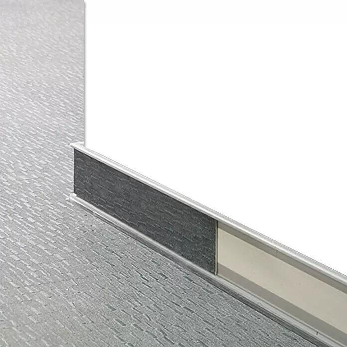 LOGOCLIC Plankenprofil - Silber, 250 cm x 11,8 mm x 58 mm - Stimmungsaufnahme