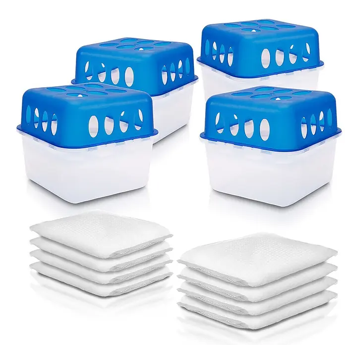 BigDean Luftentfeuchter-Set 4 Stk, Weiß -  - Vier blaue und transparente Luftentfeuchter aus Kunststoff mit acht weißen Nachfüllbeuteln.