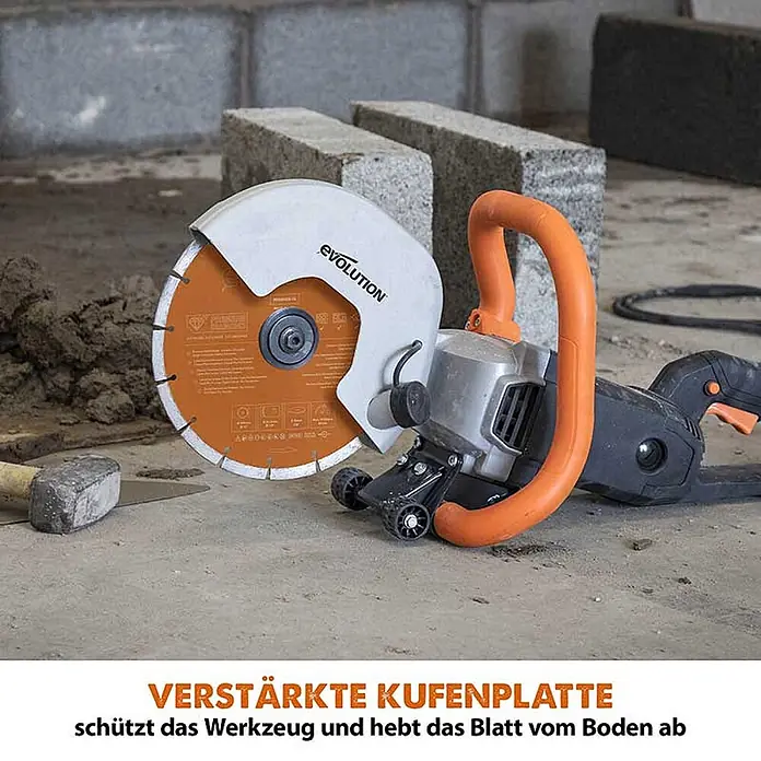 Evolution R255DCT Elektro-Betonsäge 255 mm mit Diamanttrennscheibe -  - Evolution Trennsäge mit orangefarbenem Blatt und Griff, verstärkte Kufenplatte schützt das Werkzeug auf Beton.